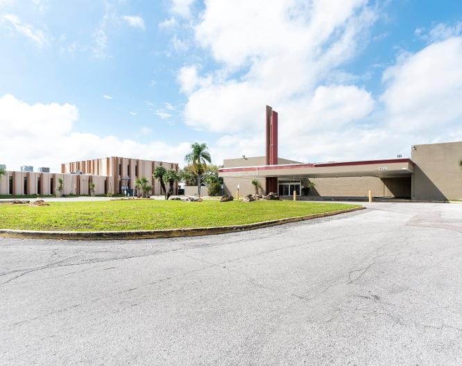 OYO Hotel Orlando Airport - Außenansicht