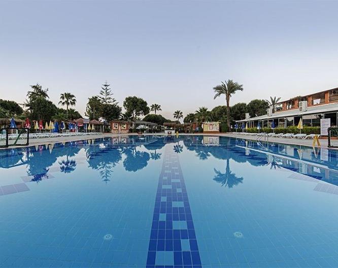 Club Turtas Beach Hotel - Außenansicht