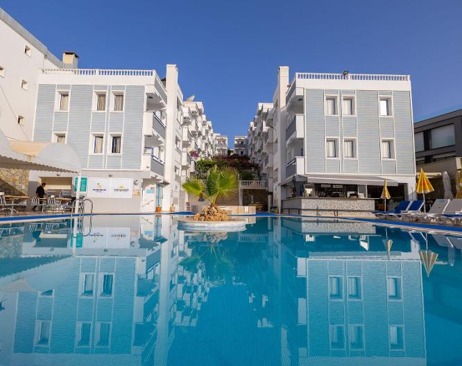 Sunpoint Hotel - Außenansicht