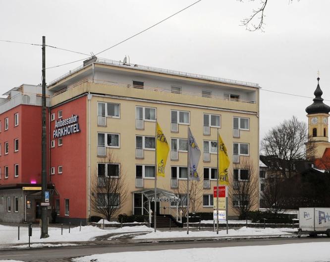 Ambassador Parkhotel - Außenansicht