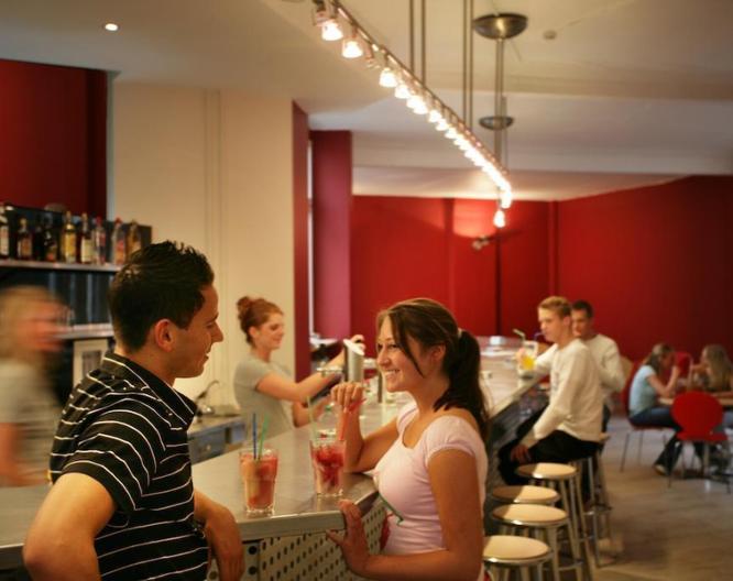 All In Hostel - Essen und Trinken