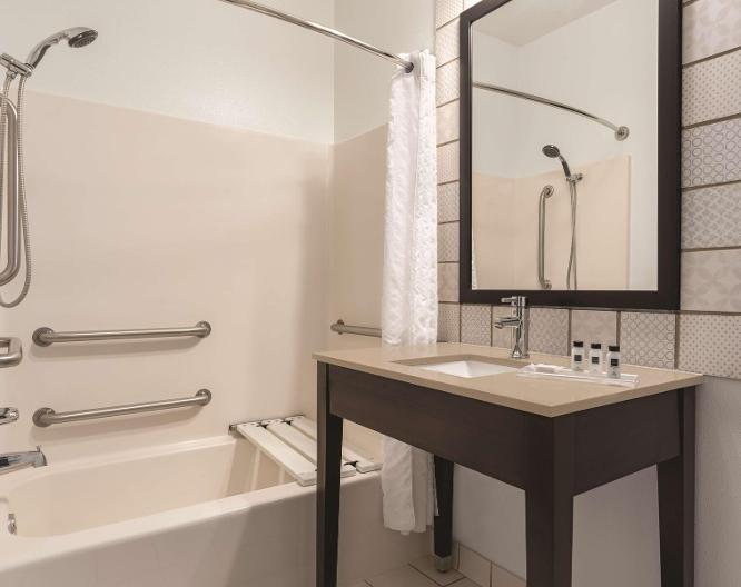 Country Inn & Suites by Radisson, Big Flats (Elmira), NY - Allgemein