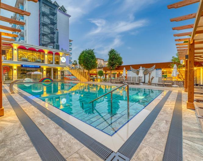 Club Big Blue Suite Hotel - Außenansicht