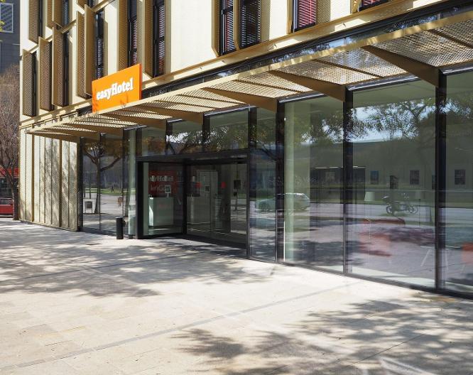 easyHotel Barcelona Fira - Außenansicht