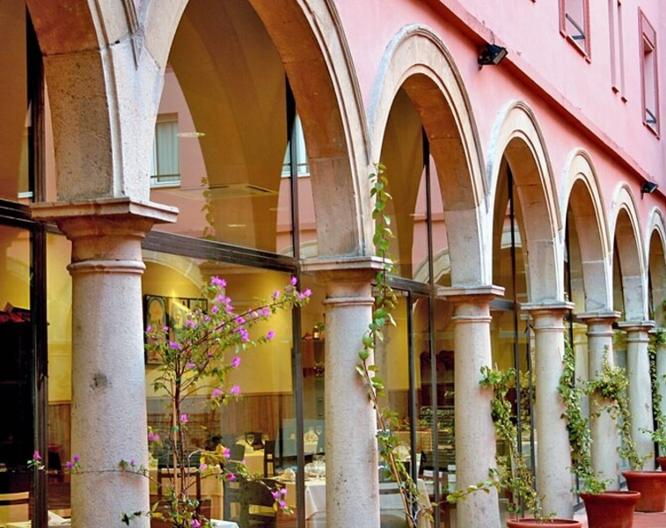 Hotel TRH Baeza - Außenansicht