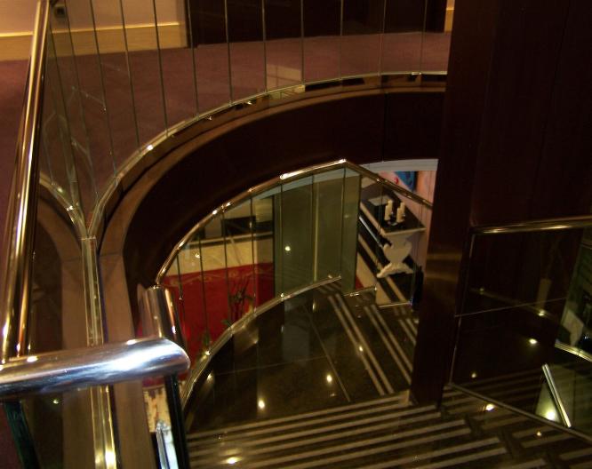 Washington Parquesol Suites and Hotel - Außenansicht