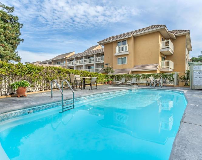 BEST WESTERN PLUS Monterey Inn - Außenansicht