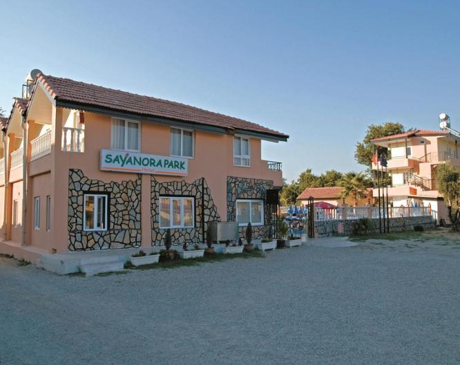 Sayanora Park Hotel - Außenansicht