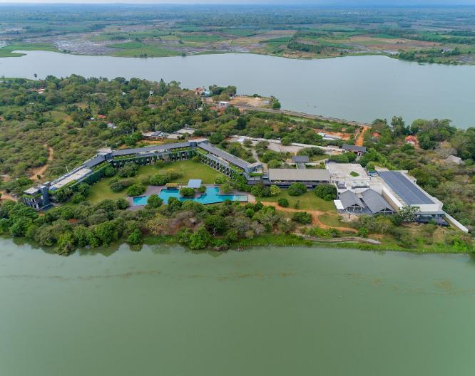 DoubleTree by Hilton Weerawila Rajawarna Resort - Außenansicht