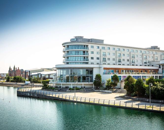 Waterfront Southport Hotel - Außenansicht