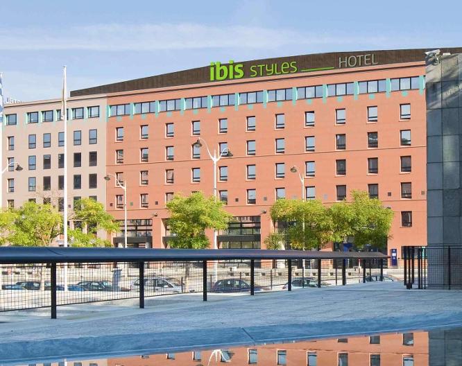 Ibis Styles Evry Cathédrale - Außenansicht