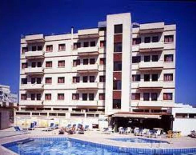 Flora Hotel Apartments - Außenansicht