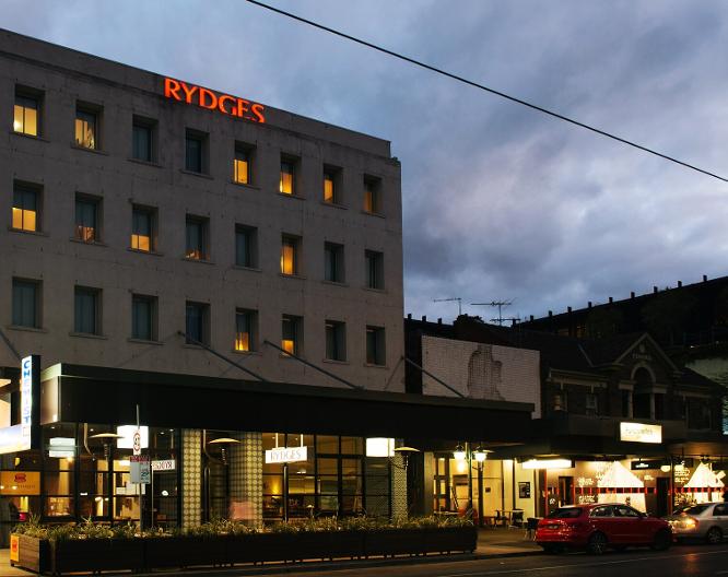 Saint Kilda Beach Hotel - Außenansicht