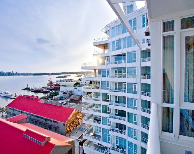 Pinnacle Hotel at the Pier - Außenansicht
