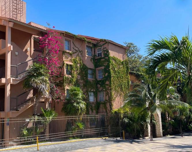 Tukan Hotel Playa del Carmen - Außenansicht