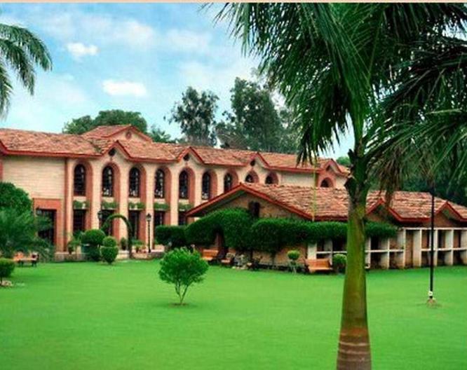 Ashok Country Resort - Außenansicht
