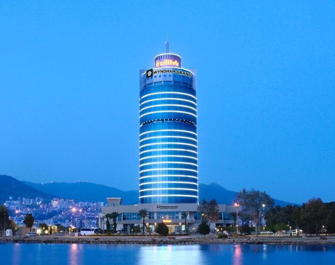 Wyndham Grand Izmir Özdilek Thermal & Spa - Außenansicht