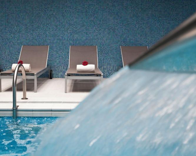 Gaia Residence - Pool