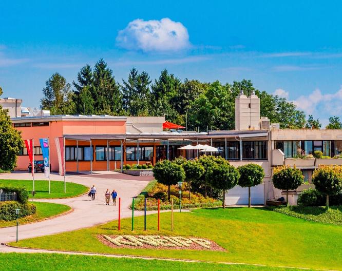 Curhaus Bad Kreuzen - Vue extérieure
