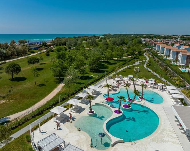 Pareus Beach Resort - Außenansicht