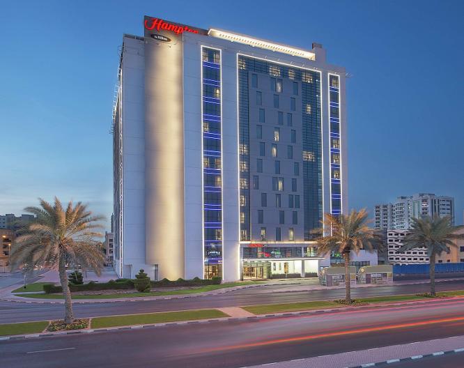 Hampton by Hilton Dubai Airport - Außenansicht