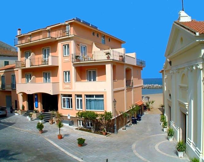 New Hotel Sonia - Außenansicht