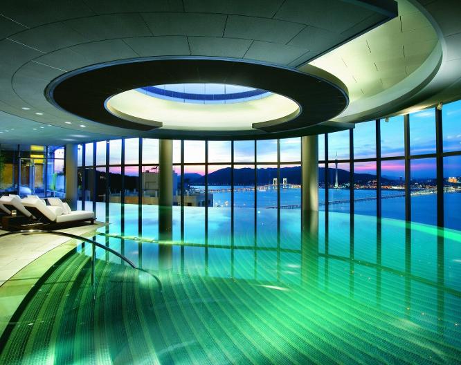 Altira Macau - Pool