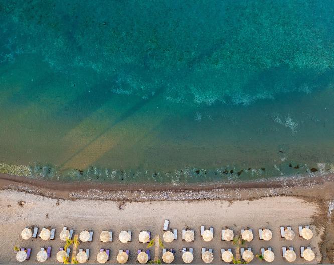Raffaello Beach Hotel - Strand