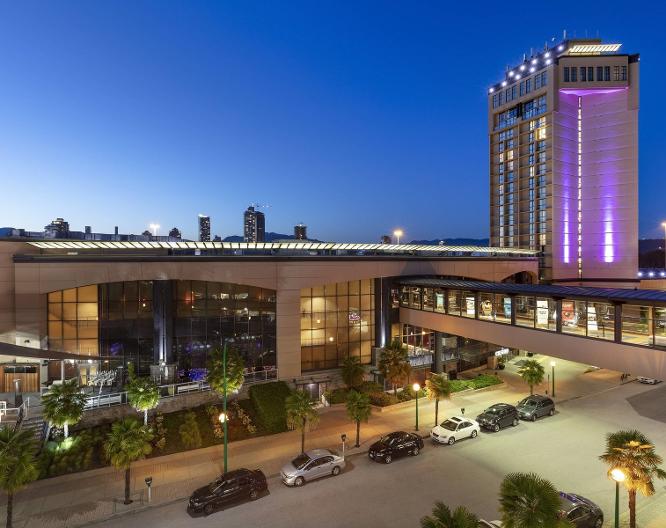 Delta Burnaby Hotel And Conference Centre - Außenansicht