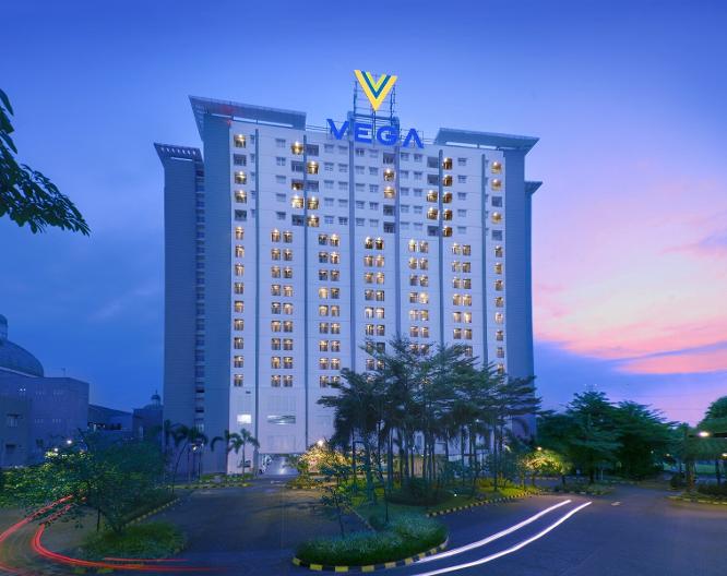 Vega Hotel Gading Serpong - Außenansicht