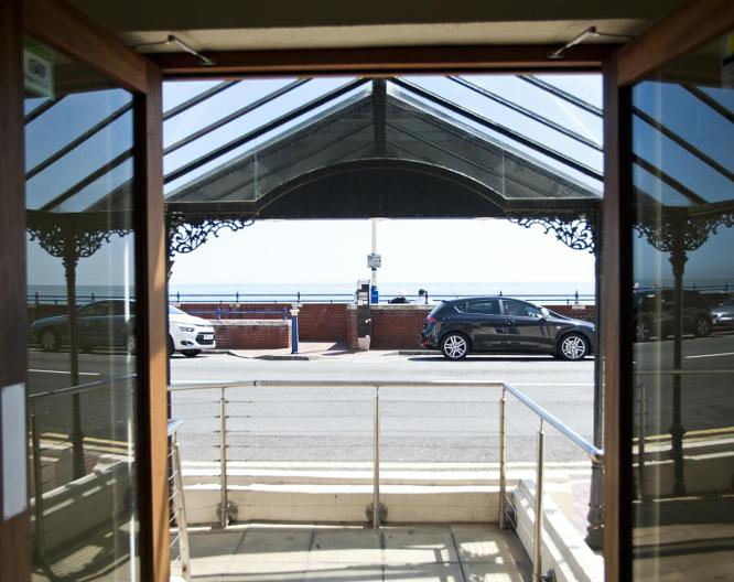 Shore View Hotel - Außenansicht
