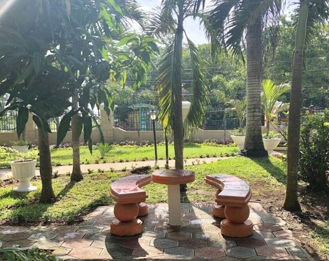 Coral Seas Garden Resort - Außenansicht