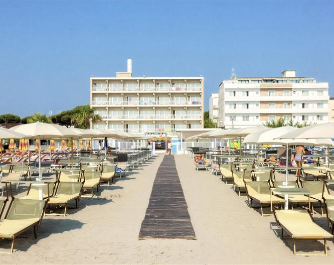 Color Miami Beach Family Hotel - Außenansicht