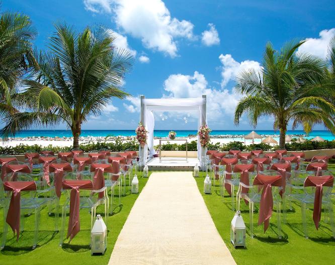 Krystal Grand Cancun - Außenansicht