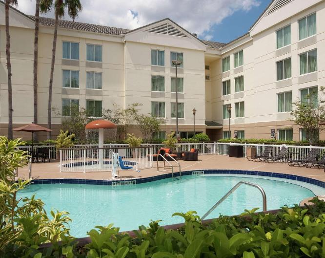 Hilton Garden Inn Orlando Airport - Außenansicht