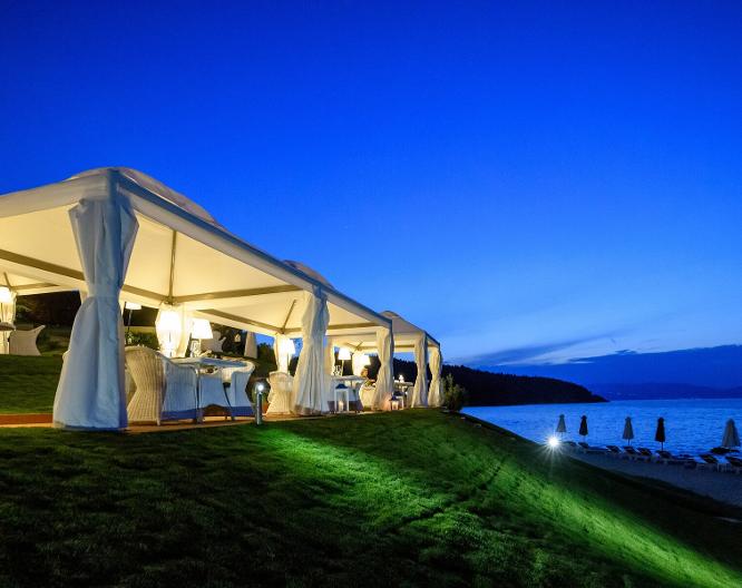 Avaton Luxury Villas - Außenansicht
