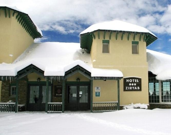 The Mountains Hotel - Außenansicht