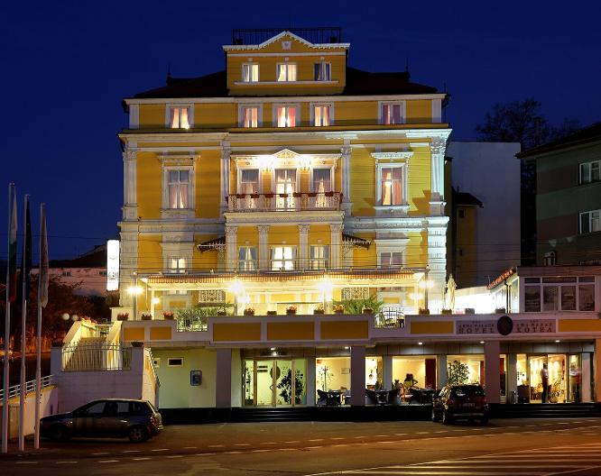 Anna Palace - Außenansicht