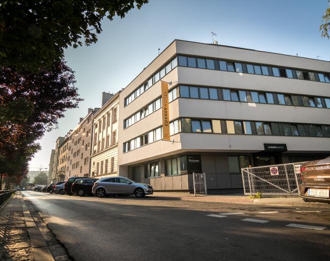 Corner Hotel - Außenansicht