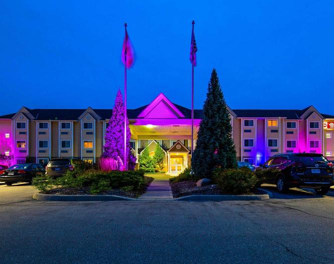 Best Western Plus Woodstock Inn & Suites - Außenansicht