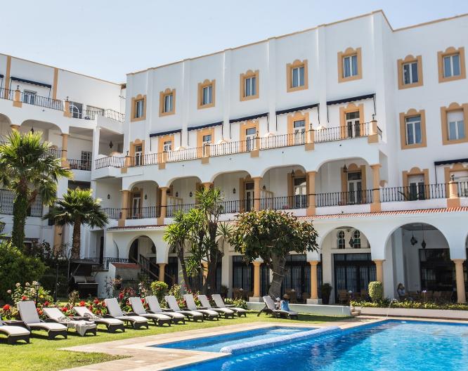 El Minzah - Außenansicht