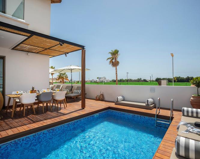 Chris Le Mare Luxury Villa - Pool