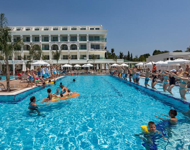 Karmir Resort & Spa - Pool