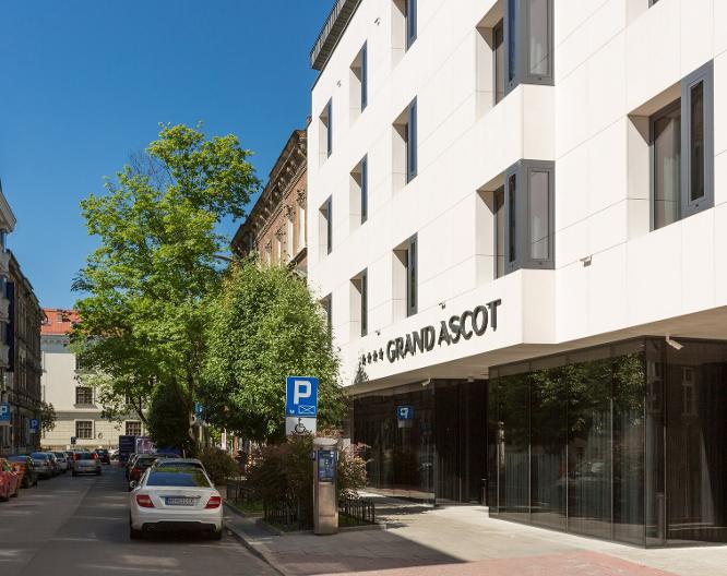 Grand Ascot - Außenansicht