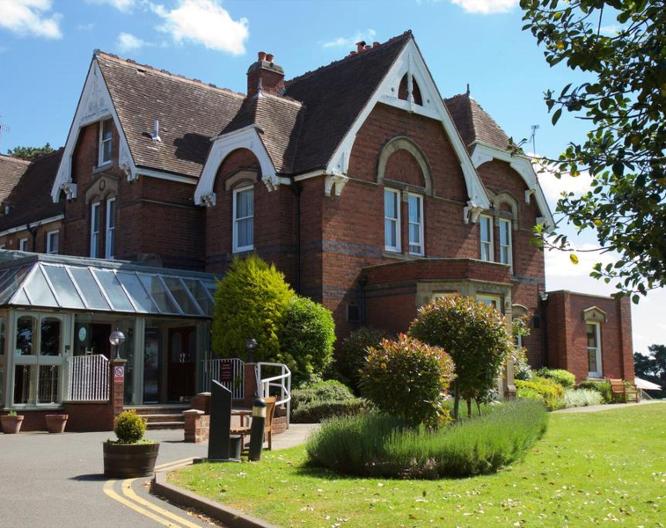 Stourport Manor Hotel - Außenansicht
