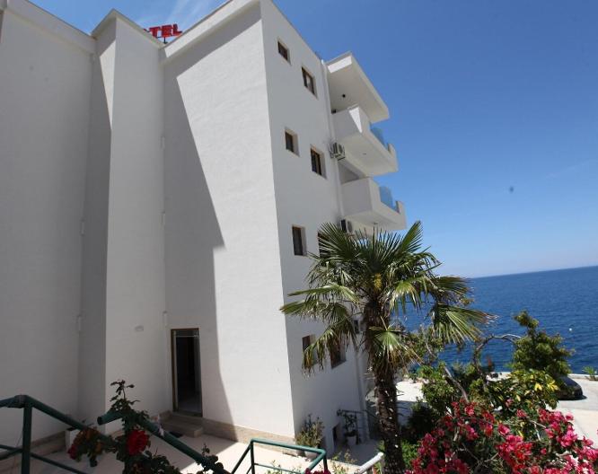 Blue Bay Hotel - Außenansicht