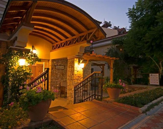 Perdikia Hill Family Resort & Villas - Außenansicht