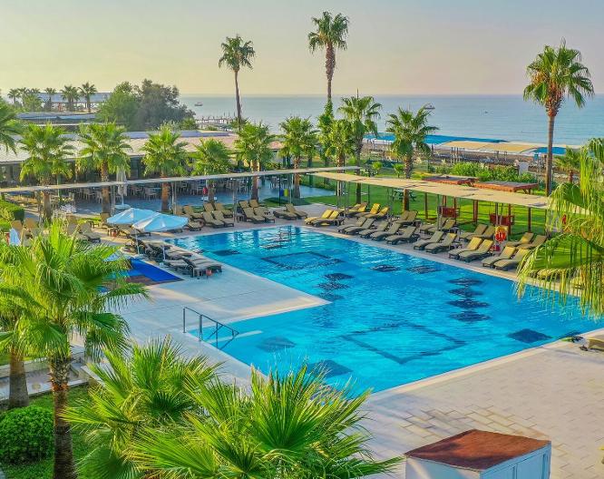Crystal Boutique Beach Resort - Außenansicht