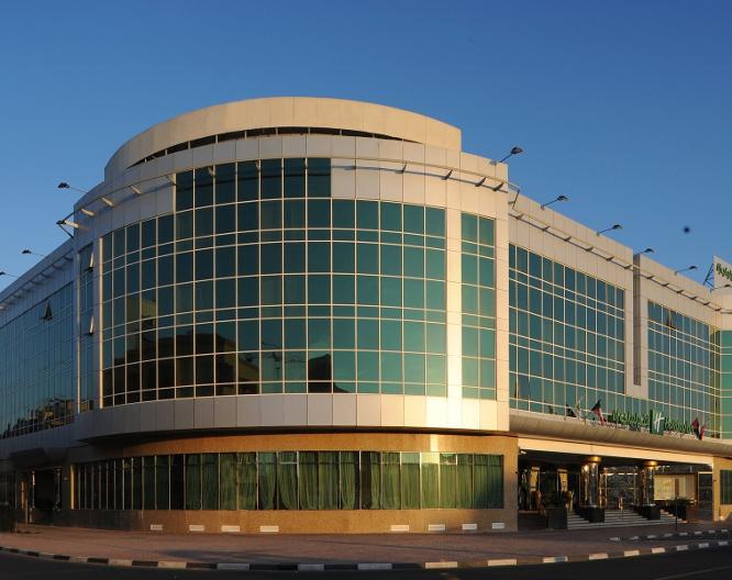 Sunday Hotel Holiday International Dubai - Außenansicht