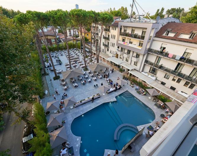 Grand Hotel Executive - Außenansicht